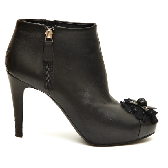 CHANEL Black  Ankle Boots Leather Tweed Camilla Cap Toe Silver CC Zipper Sz 40.5 - Picture 2 of 10